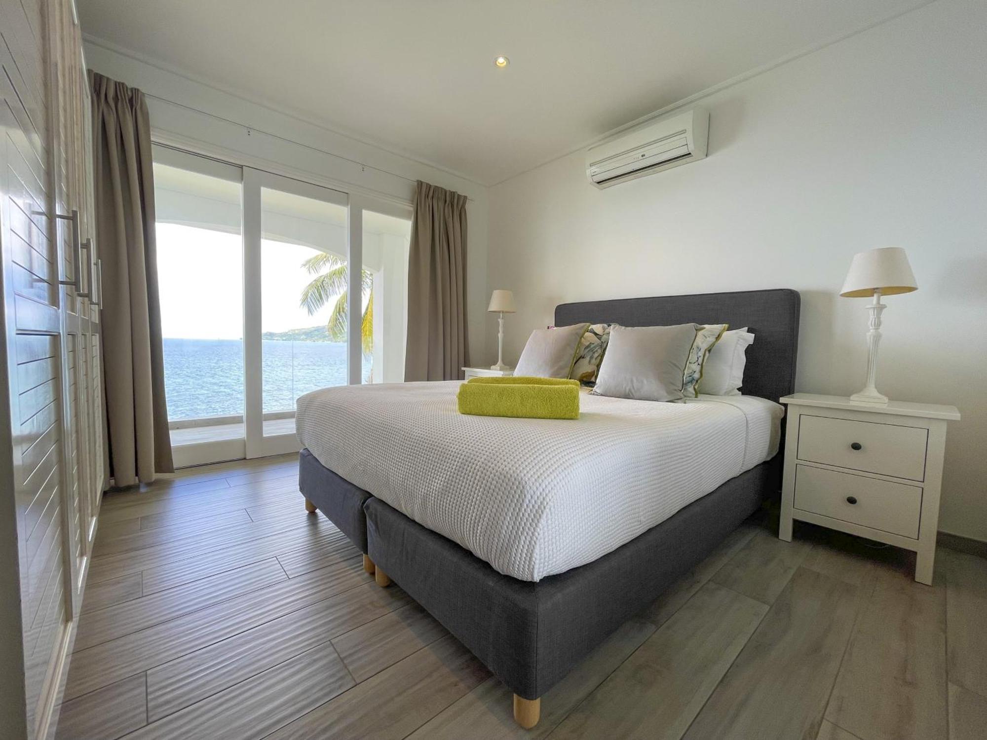 Vallonend Beachfront Villa With Excellent View Bel Ombre Exterior photo