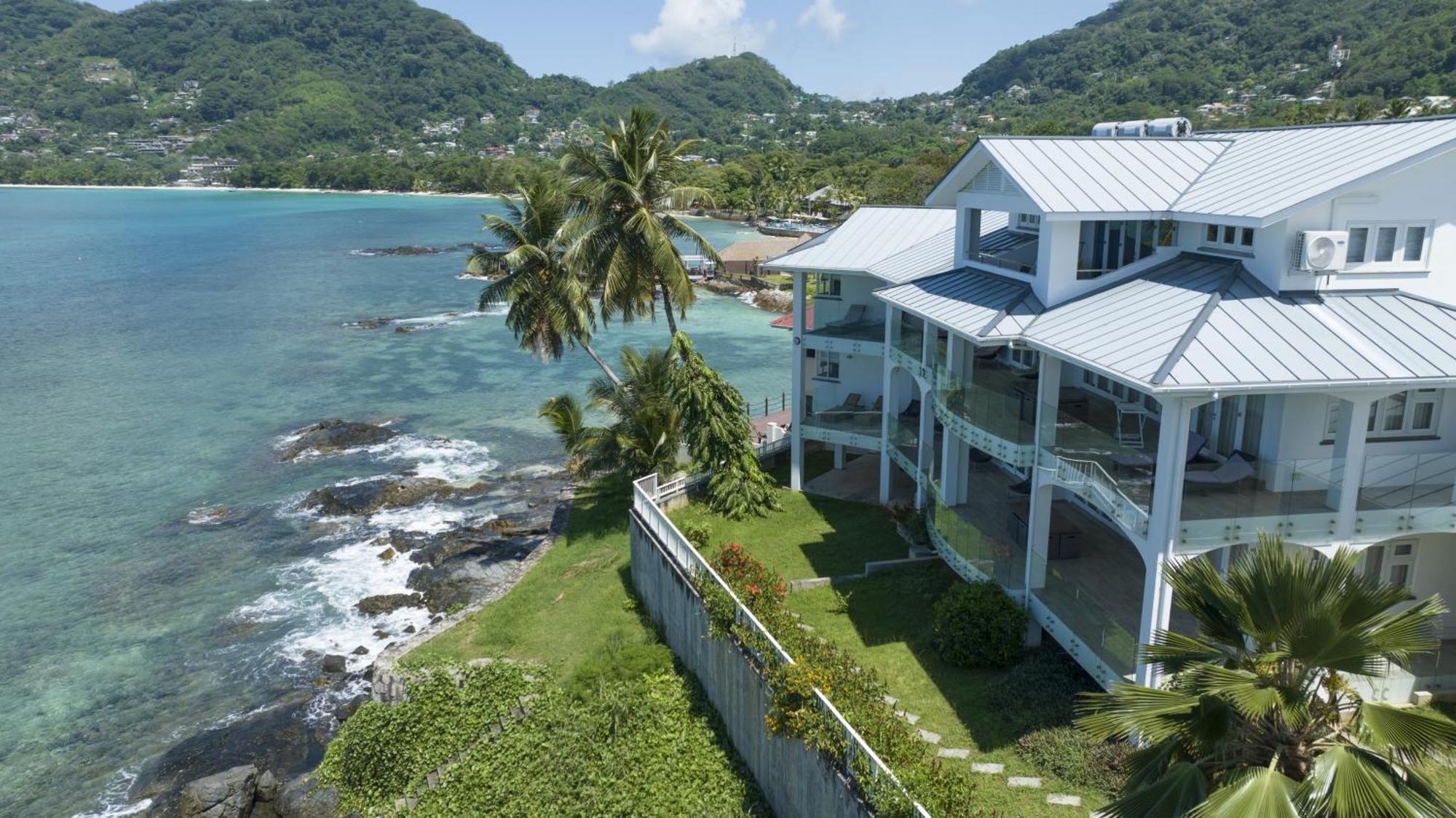 Vallonend Beachfront Villa With Excellent View Bel Ombre Exterior photo